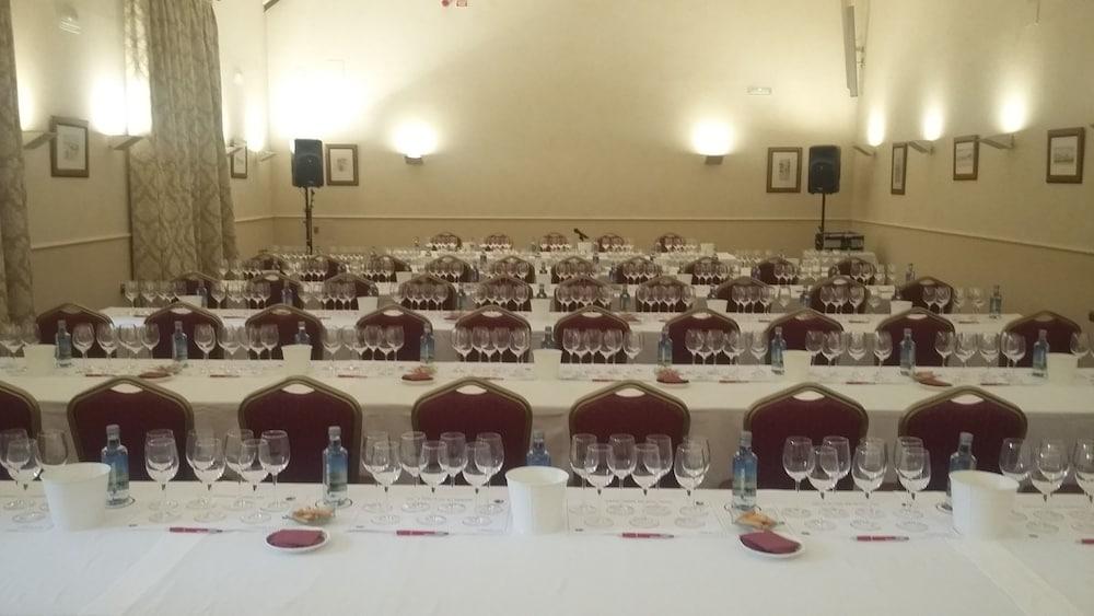 Azz Penafiel Las Claras Hotel & Spa 외부 사진