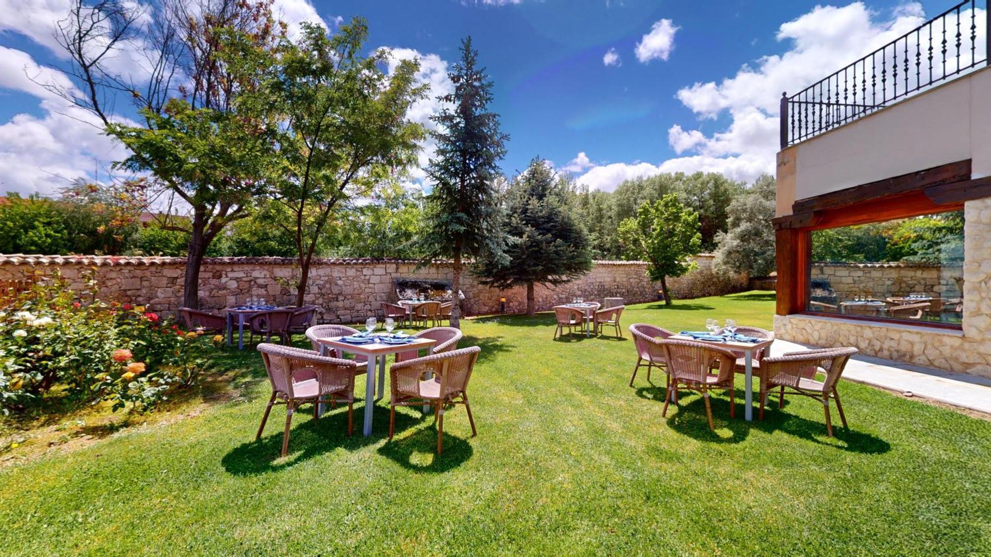 Azz Penafiel Las Claras Hotel & Spa 외부 사진